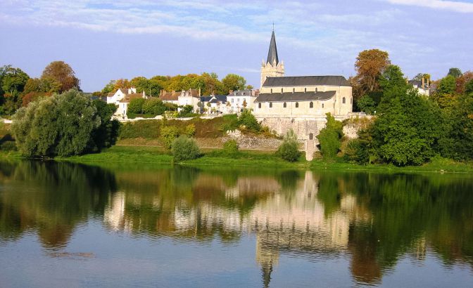 Parcours de vélo le long de la Loire, une activité populaire près de l'Orleans Parc Hotel